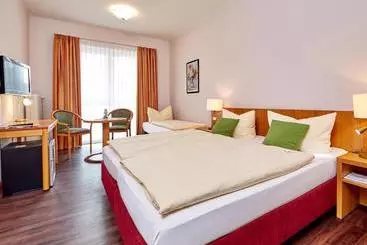 ホテル Zum Turm     Apartments Und Gästezimmer