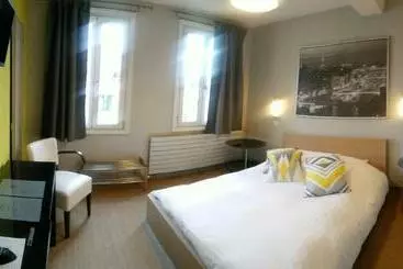 هتل L Auberge Du Cochon D Or