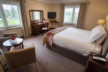 בית מלון כפרי Minella & Leisure Centre