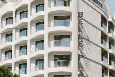 ホテル Hôtel & Spa Belle Plage