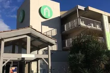 هتل Campanile Montpellier Est Le Millenaire