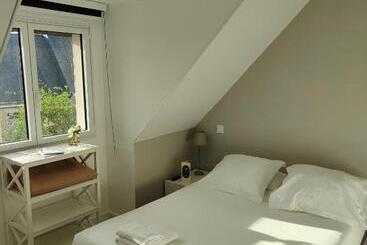 ホテル Hôtel Restaurant La Voile Bleue