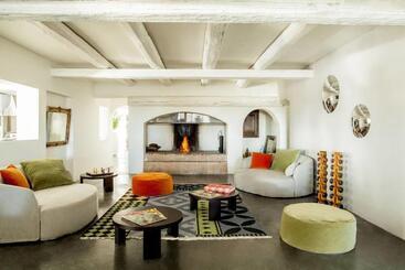 Отель Mas De La Fouque Hôtel & Spa