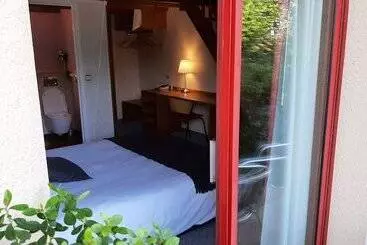 호텔 Les Dineux Village