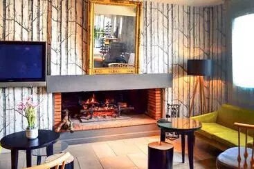 בית מלון כפרי Mercure Carcassonne La Cite