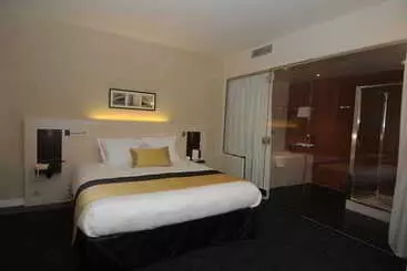 בית מלון כפרי Mercure Maurepas Saint Quentin