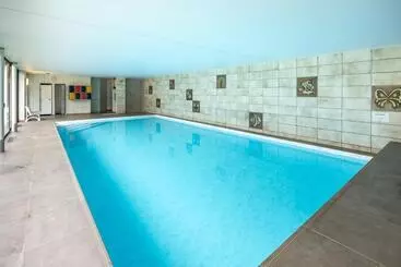 Logis Hostellerie Motel Au Bois Le Sire