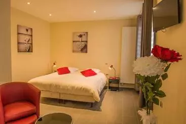 호텔 Logis   Hostellerie & Restaurant Saint Louis