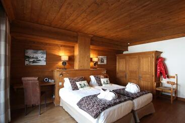 هتل Hôtel & Chalets Le Samovar