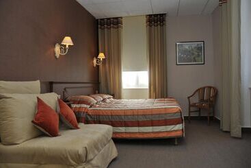 Logis Au Grand Hotel Et Son Restaurant