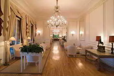 Pavillon Henri Iv Hotel Restaurant Gastronomique Terrasse