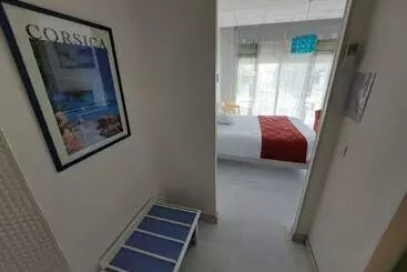 Logis Hotels   Hôtel Et Restaurant Le Relais Des Garrigues