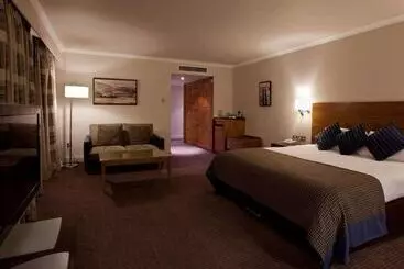 London Croydon Aerodrome Hotel, Bw Signature Collection