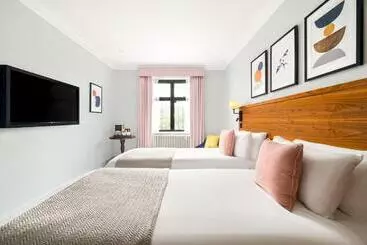 Voco Lythe Hill Hotel & Spa, An Ihg