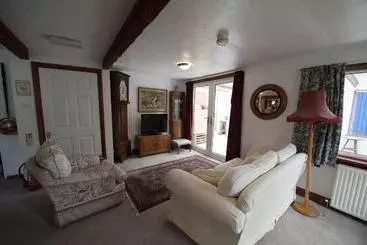 Hotel Cwmwennol Country House