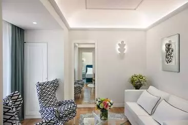 ホテル Pazziella Garden & Suites