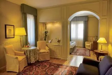 Regina Adelaide Hotel & Spa