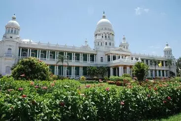 هتل Lalitha Mahal Palace