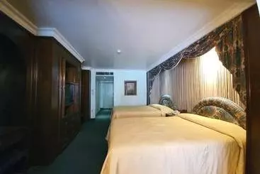 Отель Capital O La Estancia