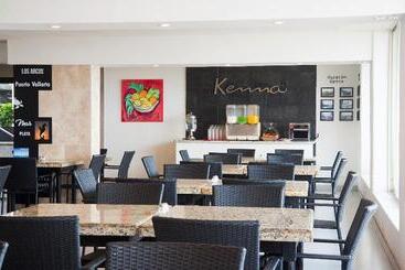 Hotelli Delfin Pv Beach Resort