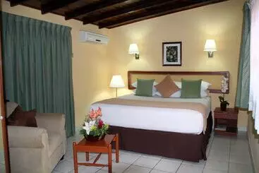 هتل Best Western Las Mercedes Airport