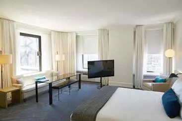 The Chicago Hotel Collection Ambassador Gold Coast