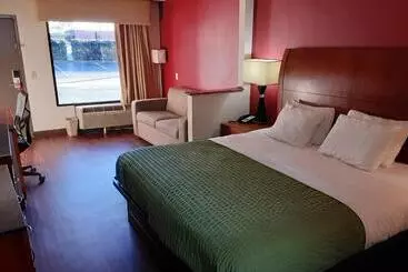 호텔 Econo Lodge Inn & Suites