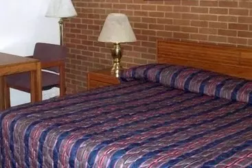 فندق Provo Travelers Inn