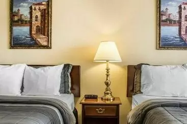 Hotel Rodeway Inn Marshall Manor