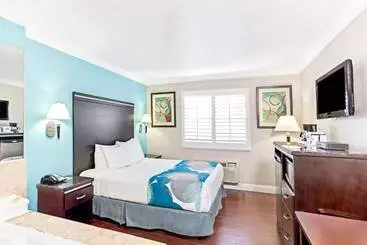 فندق Cabana Inn & Suites