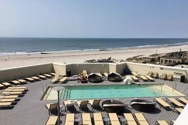 هتل Caesars Atlantic City Resort & Casino
