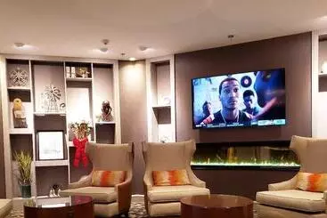 فندق Crowne Plaza Edison, An Ihg