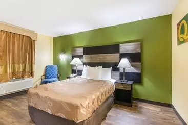 בית מלון כפרי Quality Inn