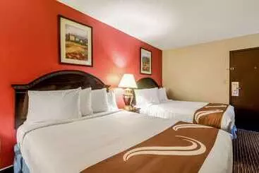 בית מלון כפרי Quality Inn South