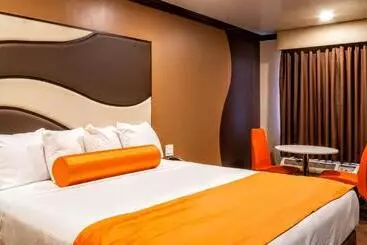 Hotelli Redondo Pier Inn