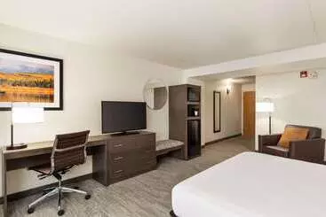 Отель Days Inn & Suites By Wyndham Bozeman