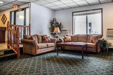 酒店 Hudson Inn & Suites