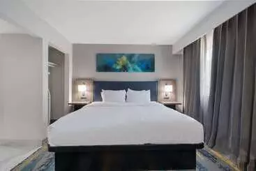 Hotelli Clarion Pointe Okc Airport