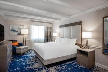 Szálloda Crowne Plaza Albany The Desmond