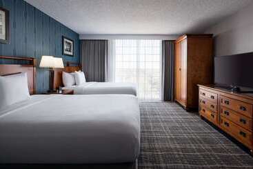 فندق Embassy Suites By Hilton Austin Central