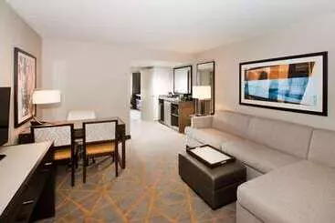 فندق Embassy Suites By Hilton Cincinnati Northeast Blue Ash