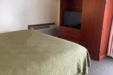 호텔 Knights Inn Mackinaw City