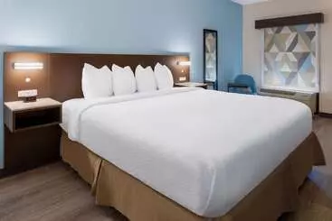 هتل Baymont By Wyndham Camp Lejeune