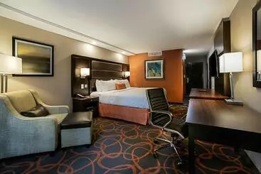 The Great Rivers, Ascend Hotel Collection