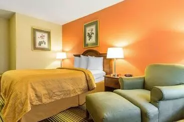 فندق Quality Inn University