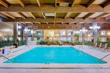 Ramada By Wyndham Mitchell Hotel & Conference Center