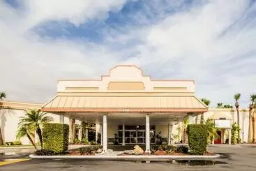 Island Hotel Of Space Coast