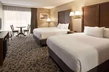 فندق Ramada Plaza By Wyndham Portland