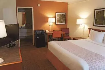 Hotelli Baymont By Wyndham San Antonio South Park