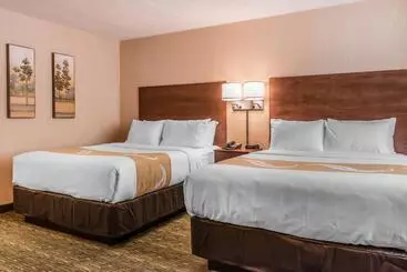 בית מלון כפרי Quality Inn